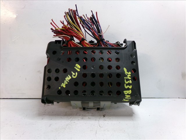 Skrzynka bezpieczników Opel Astra F69