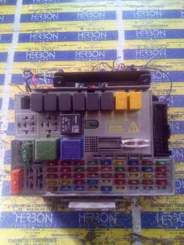 Skrzynka bezpieczników Opel Astra F69