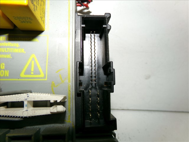 Skrzynka bezpieczników Opel Astra F69