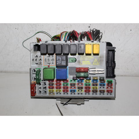 Skrzynka bezpieczników Opel Astra F69