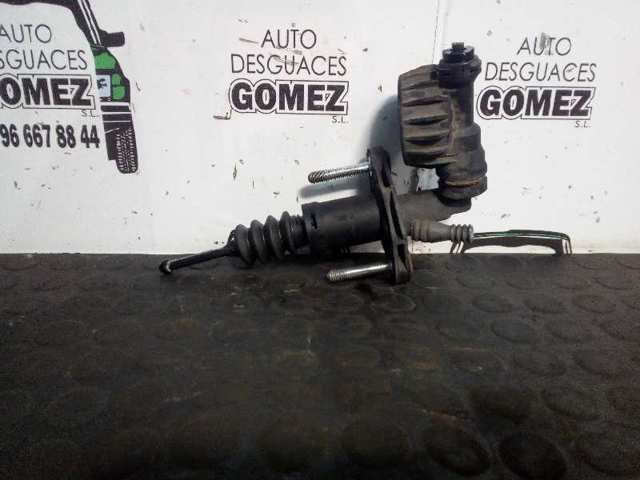 Cylinder sprzęgła główny 24412670 OPEL