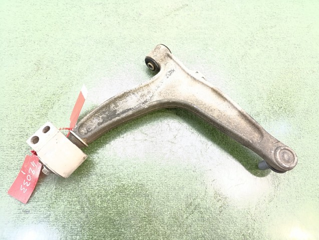 Wahacz zawieszenia przedniego dolny lewy 24413015 OPEL