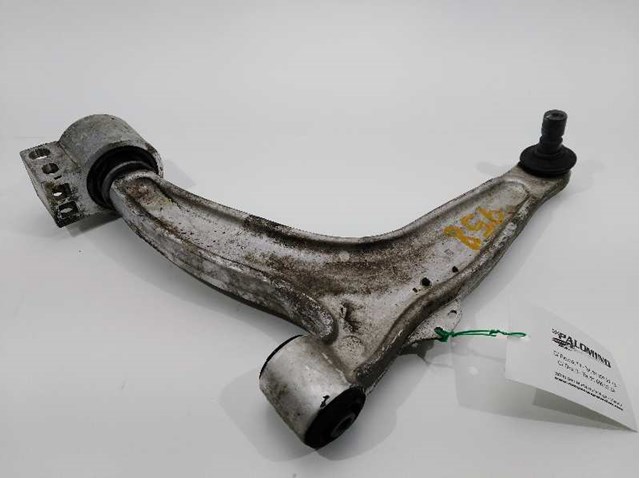 Wahacz zawieszenia przedniego dolny lewy 24413015 OPEL