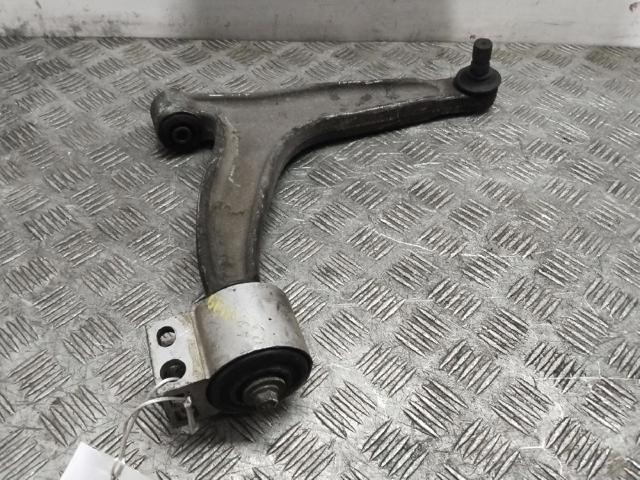 Wahacz zawieszenia przedniego dolny prawy 24413016 OPEL