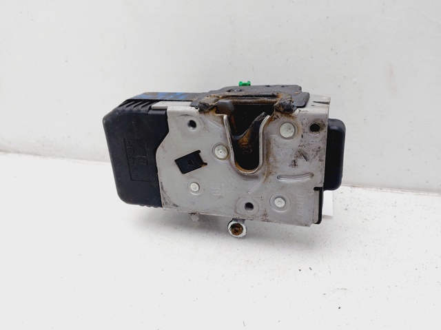 Zamek drzwi przednich lewych 24414110 OPEL