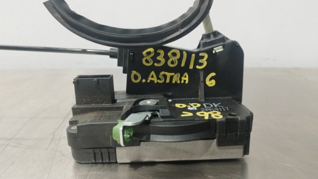 Zamek drzwi przednich prawych 24414117 OPEL