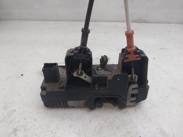 Zamek drzwi tylnych lewych 24414134 OPEL
