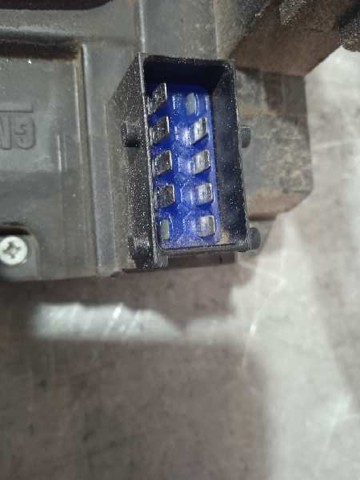Zamek drzwi przednich lewych 24444015 OPEL
