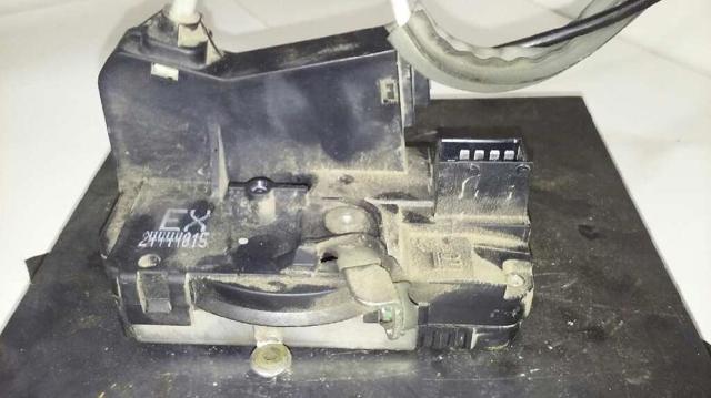 Zamek drzwi przednich lewych 24444015 OPEL