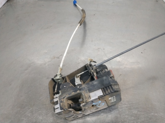 Zamek drzwi przednich prawych 24444016 OPEL