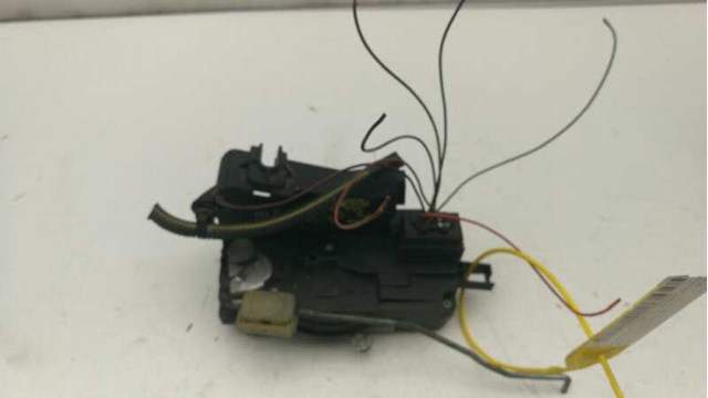 Zamek drzwi przednich lewych 24447340 OPEL