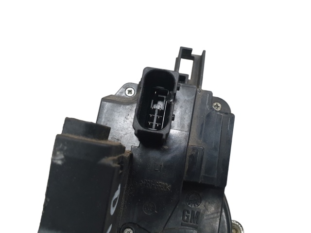 Zamek drzwi przednich lewych 24447340 OPEL