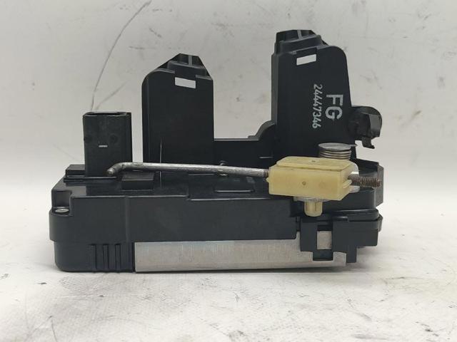 Zamek drzwi tylnych prawych 24447346 OPEL