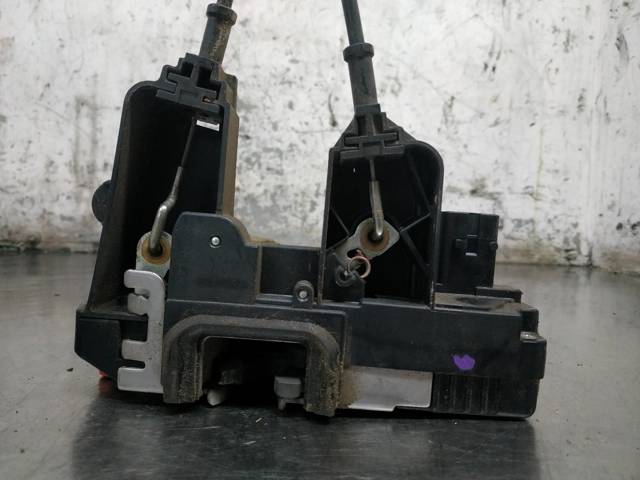 Zamek drzwi tylnych prawych 24447346 OPEL