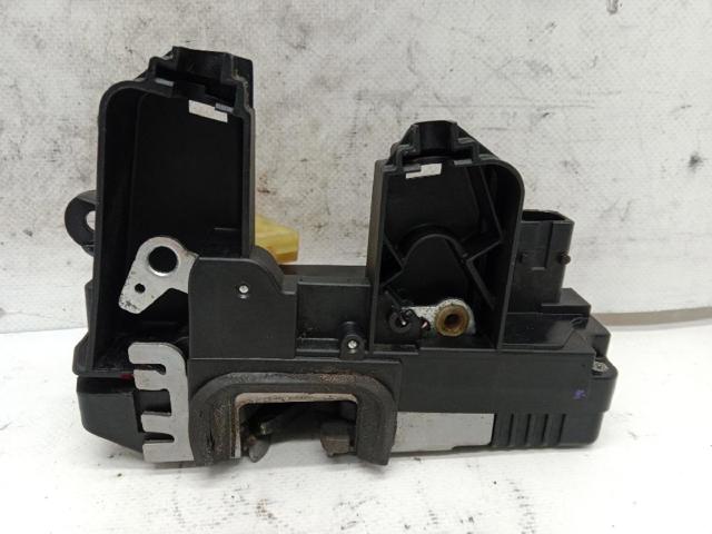 Zamek drzwi tylnych prawych 24447346 OPEL