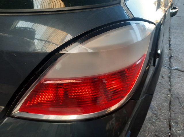 Lampa zespolona tylna prawa 24451837 OPEL