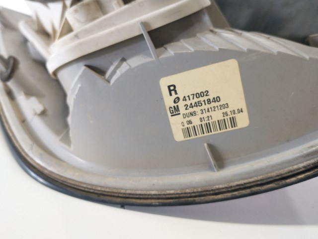 Lampa zespolona tylna prawa 24451840 OPEL