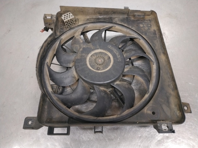 Wentylator elektryczny układu chłodzenia kompletny (silnik+wirnik) 24467444 OPEL