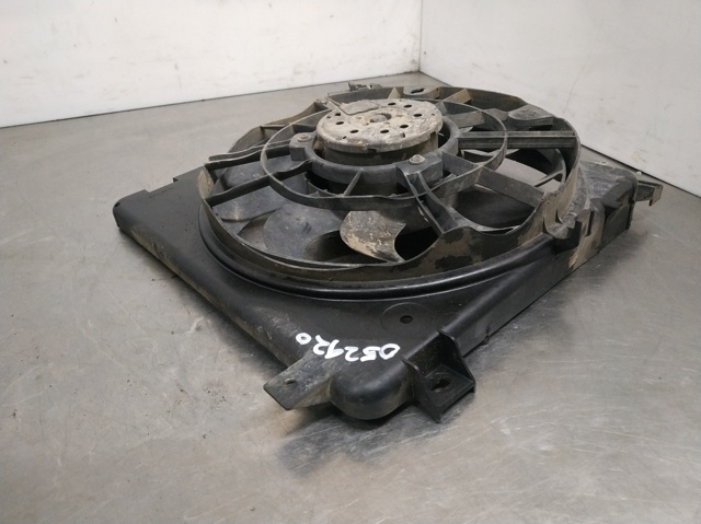 Wentylator elektryczny układu chłodzenia kompletny (silnik+wirnik) 24467444 OPEL