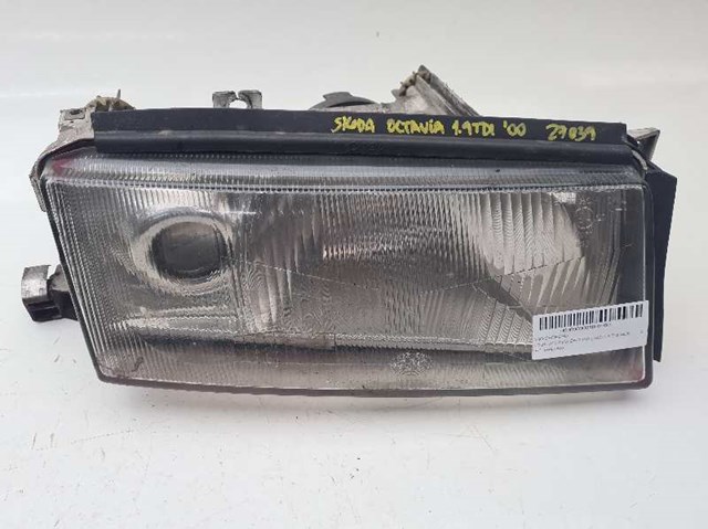 Reflektor prawy 24608600 VAG