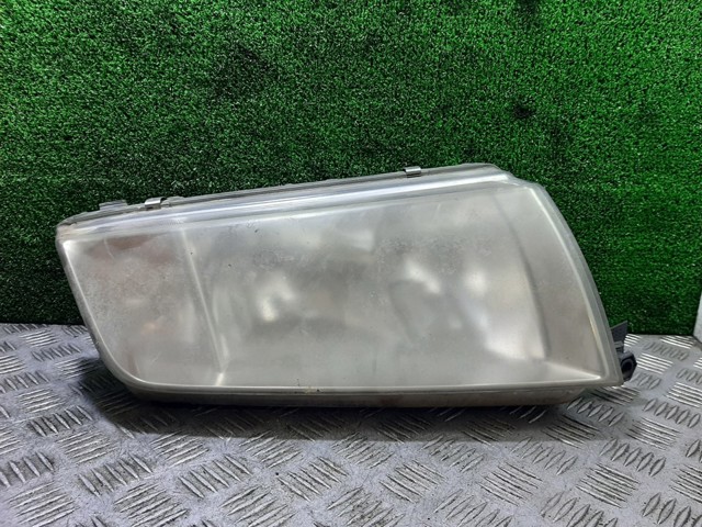 Reflektor prawy 246366 VAG