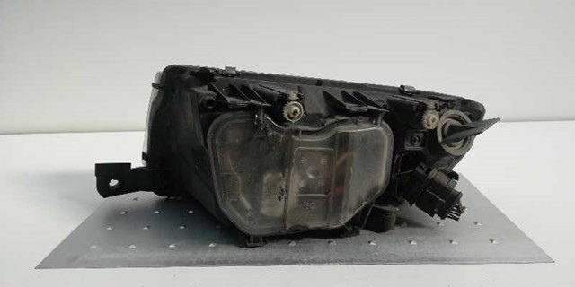 Reflektor prawy 246366 VAG