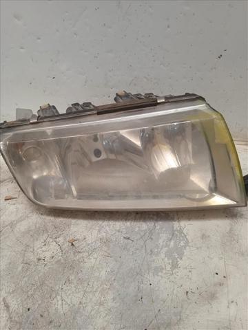 Reflektor prawy 246366 VAG
