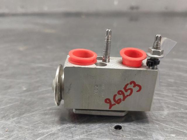 Zawór termostatyczny klimatyzacji 2468300084 MERCEDES