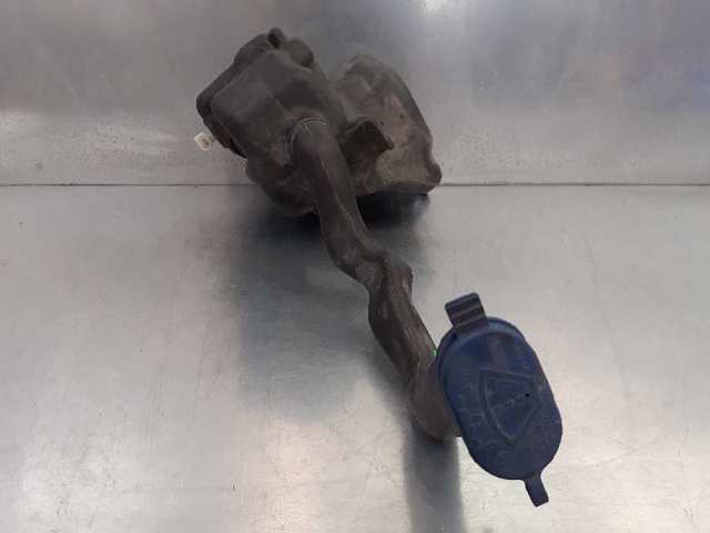 Zbiorniczek spryskiwacza szyb 2468690120 MERCEDES