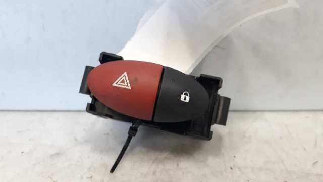 Przycisk włączania światła awaryjnego 252100991R RENAULT