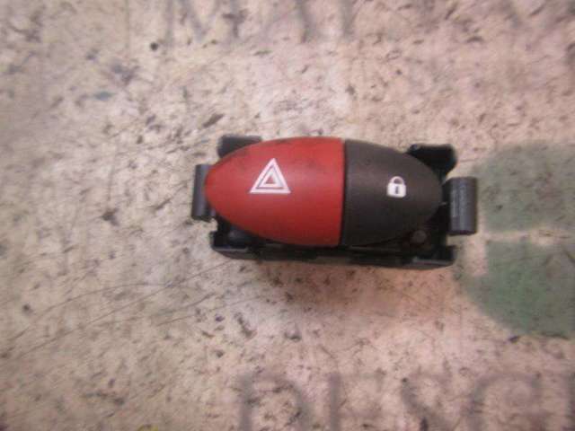 Przycisk włączania światła awaryjnego 252100991R RENAULT