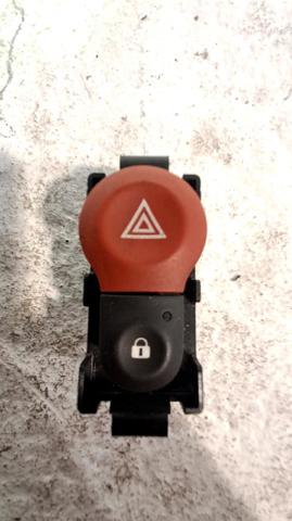 Przycisk włączania światła awaryjnego 252105246R RENAULT