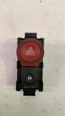 Przycisk włączania światła awaryjnego 252105246R RENAULT