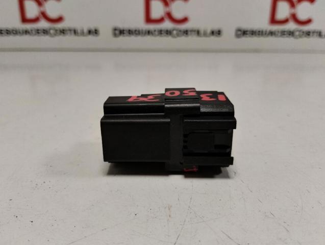 Przekaźnik wentylatora Nissan Note E11