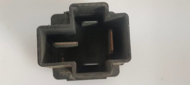 Przekaźnik wentylatora Nissan Note E11