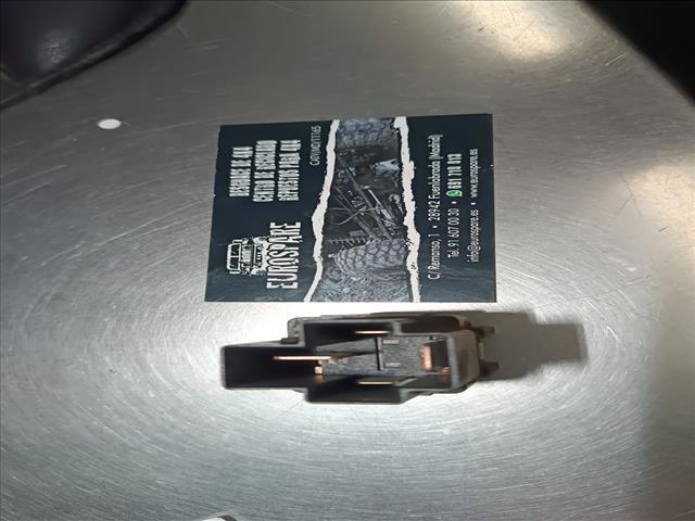 Przekaźnik wentylatora Nissan Note E11