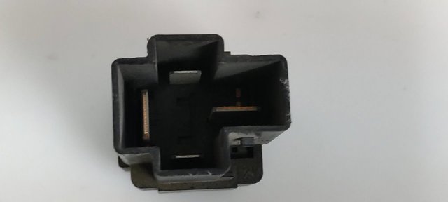 Przekaźnik wentylatora Nissan Note E11