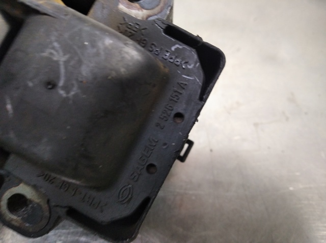 2526151A Renault (RVI)