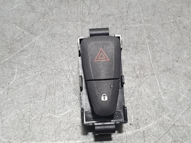 Przycisk włączania światła awaryjnego 252905668R RENAULT