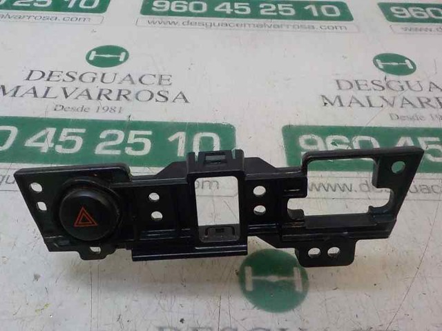 Włącznik świateł awaryjnych Nissan Navara