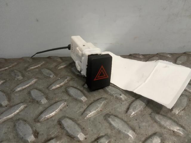 Włącznik świateł awaryjnych Nissan Qashqai