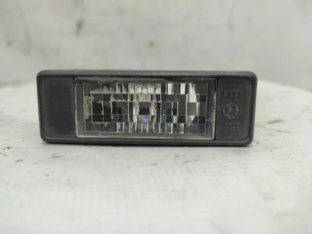 Lampa oświetlenia tylnej tablicy rejestracyjnej 25300100 NISSAN