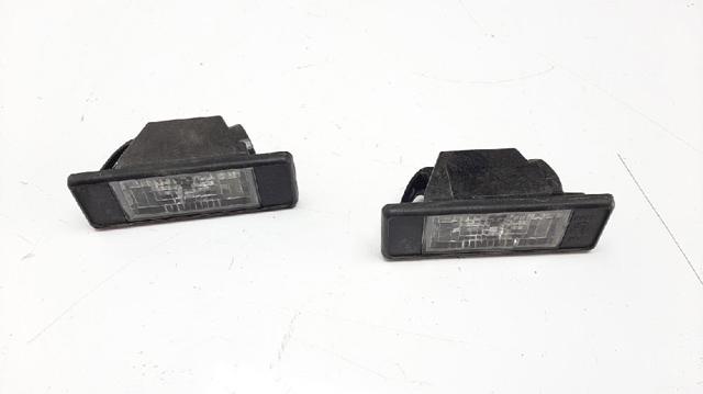 Lampa oświetlenia tylnej tablicy rejestracyjnej 25300100 NISSAN