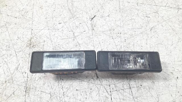 Lampa oświetlenia tylnej tablicy rejestracyjnej 25300100 NISSAN