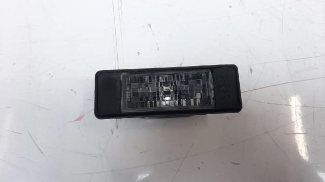Lampa oświetlenia tylnej tablicy rejestracyjnej 25300100 NISSAN