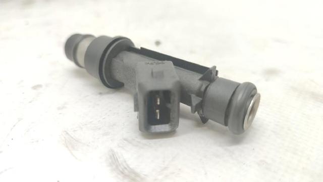 Wtryskiwacz paliwa 25317316 OPEL