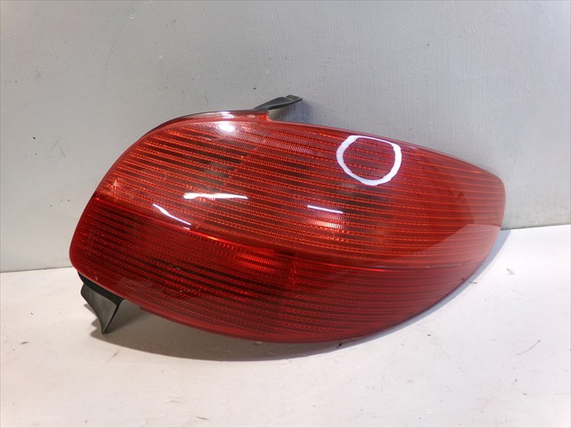 Lampa zespolona tylna prawa 2531D PEUGEOT