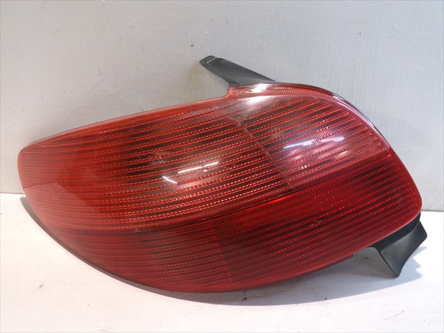 Lampa zespolona tylna lewa 2531G PEUGEOT