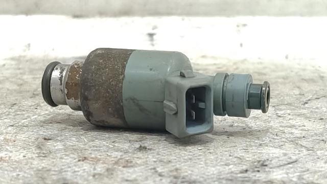 Wtryskiwacz paliwa 25321516 OPEL