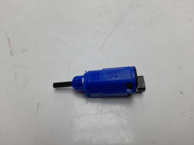 Czujnik włączania sprzęgła 253250780R RENAULT